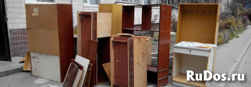 Вывоз (вынос) старой мебели на мусорку в Казани фото