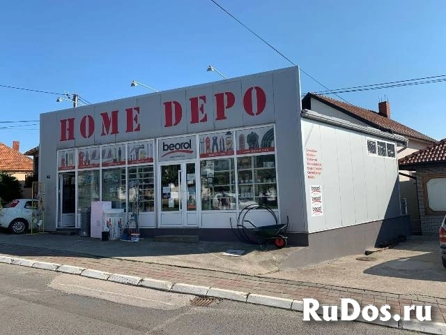 Коммерческое здание и дом фото
