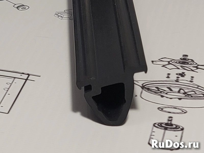 Внутренний уплотнитель двери рефконтейнера (D-образный) 2,5м фотка