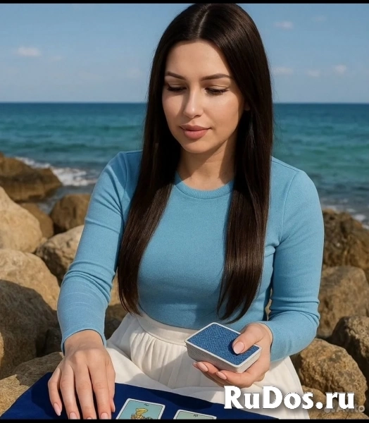 Опытный таролог. Расклады на картах таро фото