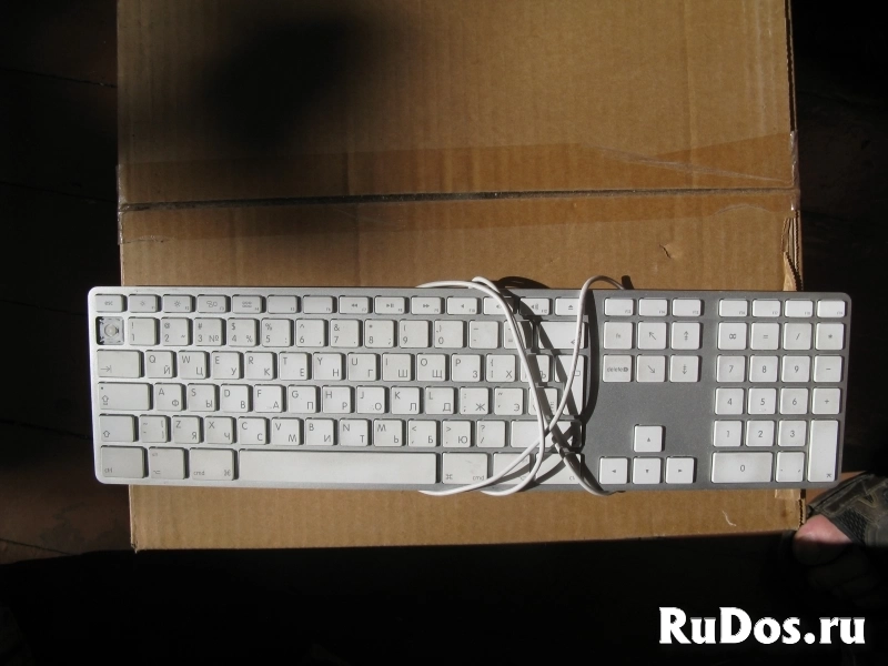 Клавиатура Apple MB110 Wired Keyboard White USB   б/у фото