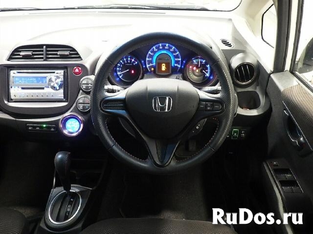 Хэтчбек гибрид Honda Fit кузов GP1 модификация Hybrid гв 2013 изображение 5