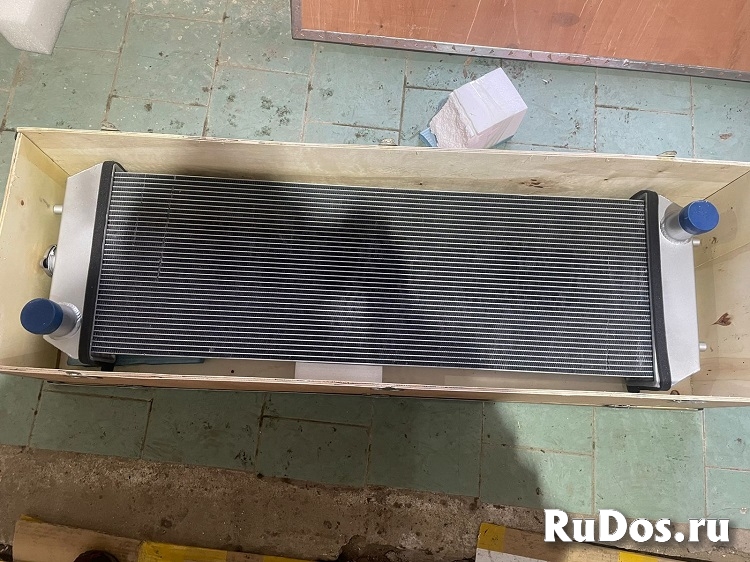 Радиатор охлаждения водяной XB00001928 Hitachi фото