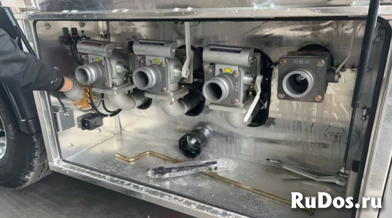 Полуприцеп цистерна-бензовоз ShengRun SKW9402GYYA алюминиевый изображение 6