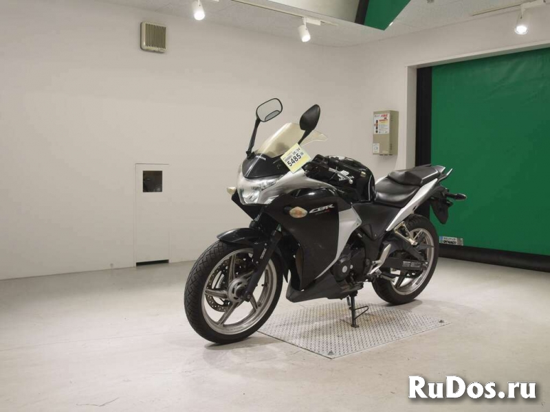 Мотоцикл спортбайк Honda CBR250R A рама MC41 модификация A спорт изображение 4