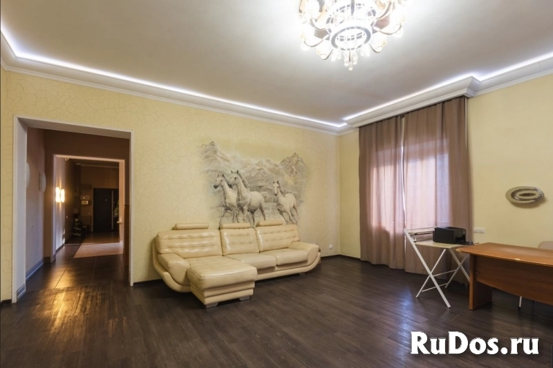 Коттедж 272 м² на участке 4 сот. изображение 5