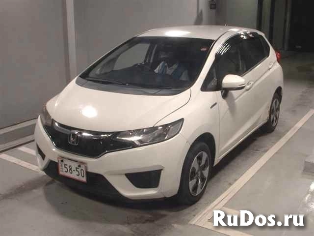 Хэтчбек гибрид Honda Fit Hybrid кузов GP6 модификация Hybrid F Pa фото