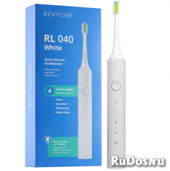 Белая зубная щетка Revyline RL 040 с мощной батареей фото