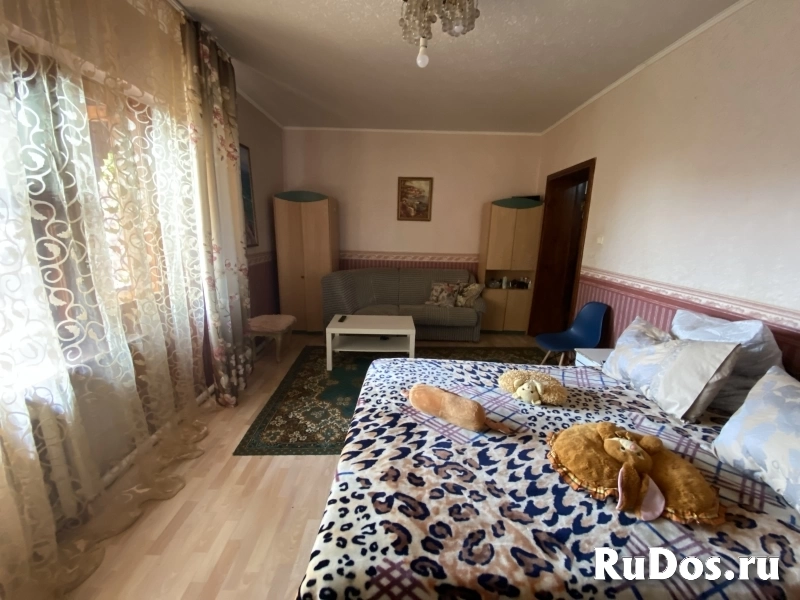 Добротный дом в черте города изображение 8