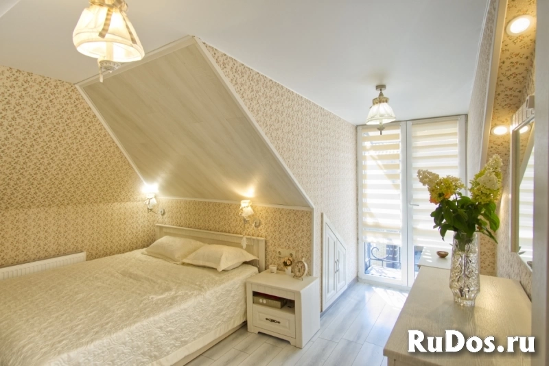 Двухэтажный дом с ремонтом в п. Российский изображение 7