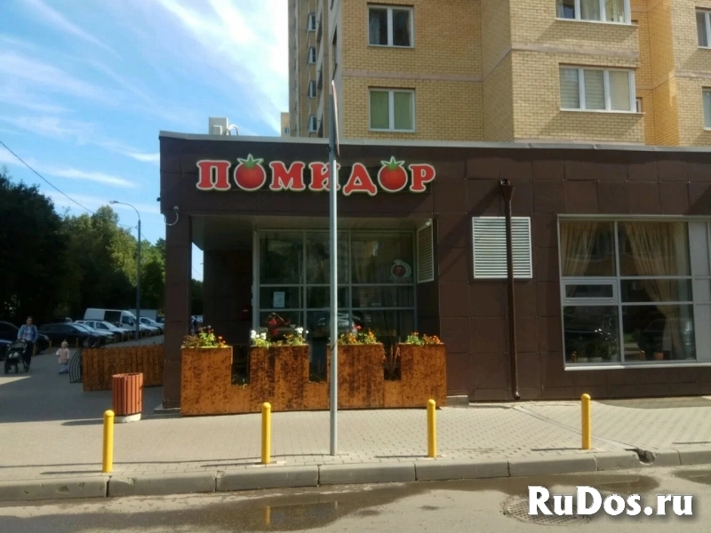 Повар в кафе фото