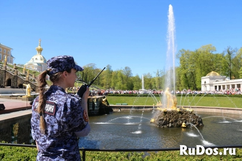 Полицейский вневедомственной охраны фото