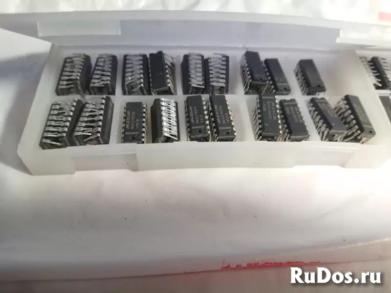Микросхема MAX379CPE MAXIM фотка