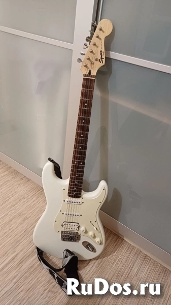 Гитара Fender Squier Bullet Strat HSS + периферия изображение 4