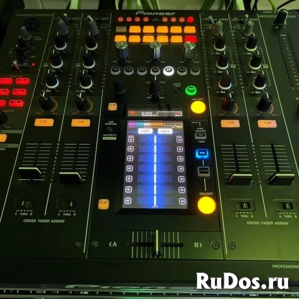 Профессиональный DJ-микшер Pioneer DJM-2000NXS фото