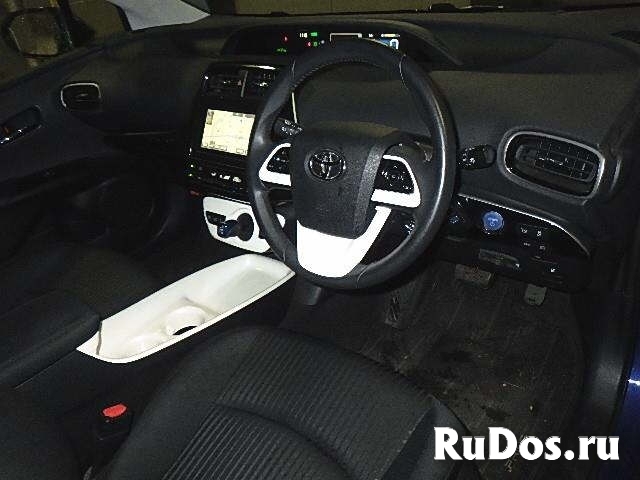 Лифтбек гибрид Toyota Prius кузов ZVW55 модификация A TSS-P 4WD изображение 3