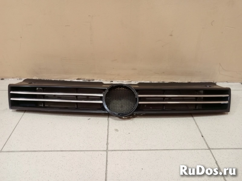 Решетка радиатора Volkswagen Polo Sedan фото