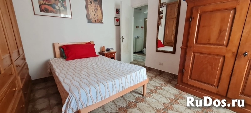 Квартира на морском курорте Неттуно в Италии изображение 5