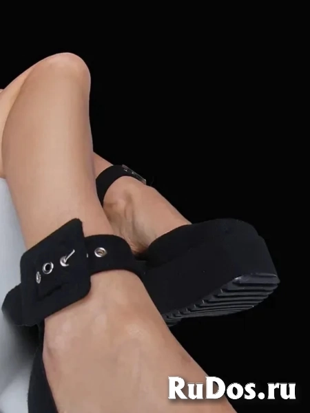 Туфли текстильные на платформе с ремешком фото