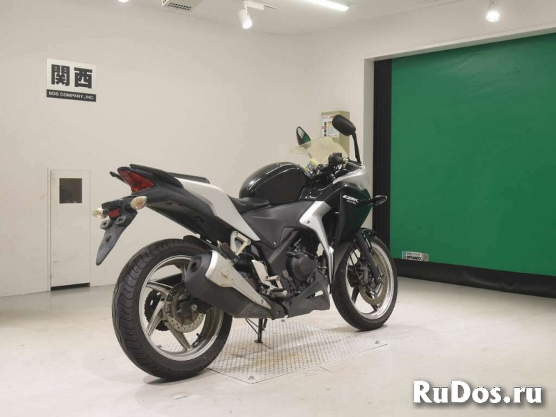 Мотоцикл спортбайк Honda CBR250R A рама MC41 модификация A спорт изображение 5