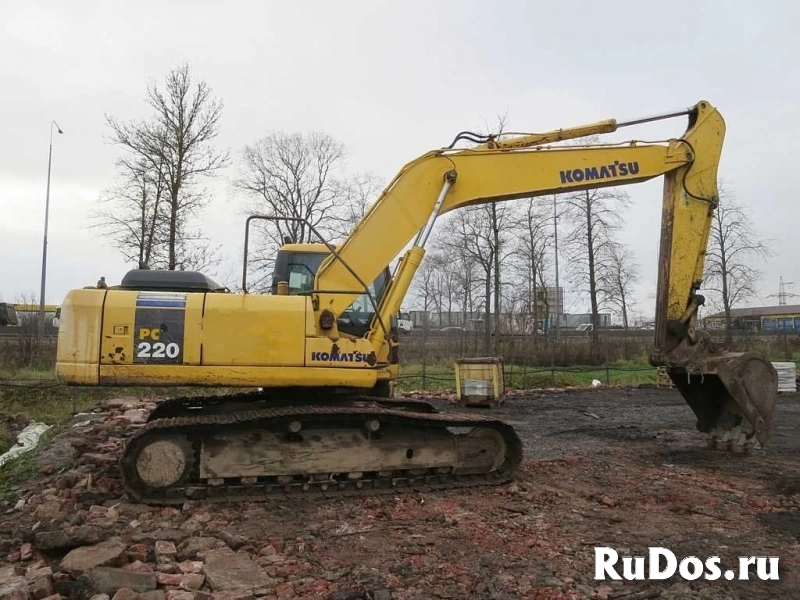 Гусеничный экскаватор Komatsu 220, 2007 г, отл. сост. изображение 4