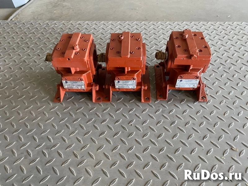 Редукторы, насосы, тормоза, электродвигатели фотка