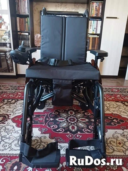 Продам кресло-коляску с электроприводом фото