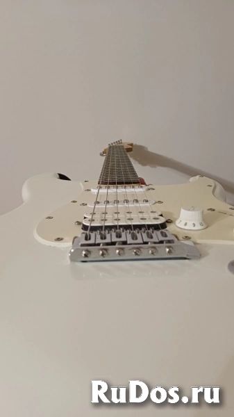 Гитара Fender Squier Bullet Strat HSS + периферия изображение 6