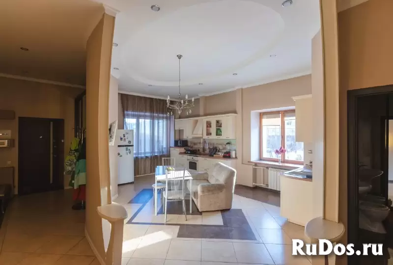 Коттедж 272 м² на участке 4 сот. изображение 9