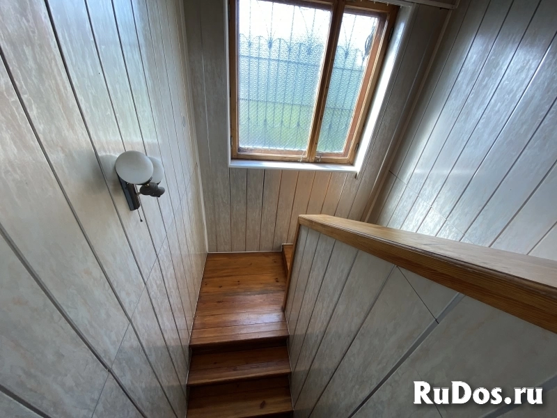 Добротный дом в черте города изображение 10