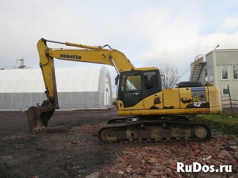 Гусеничный экскаватор Komatsu 220, 2007 г, отл. сост. фото