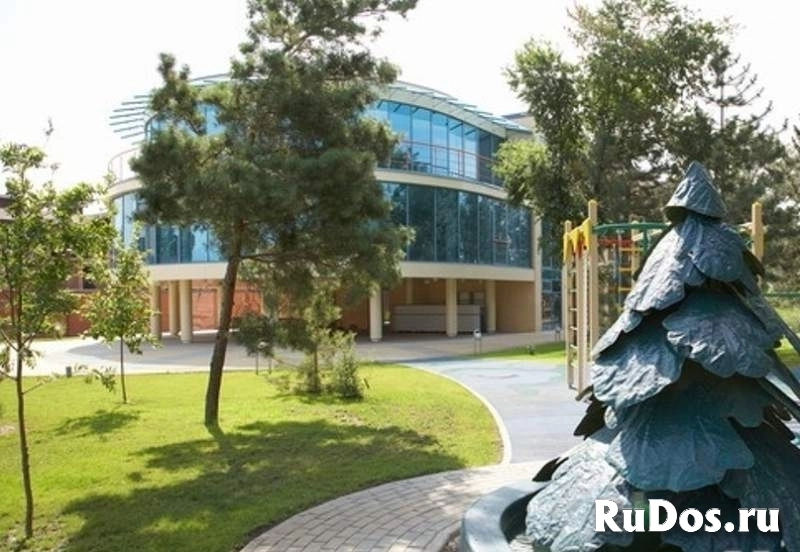 Администратор  в гостиничный комплекс фото