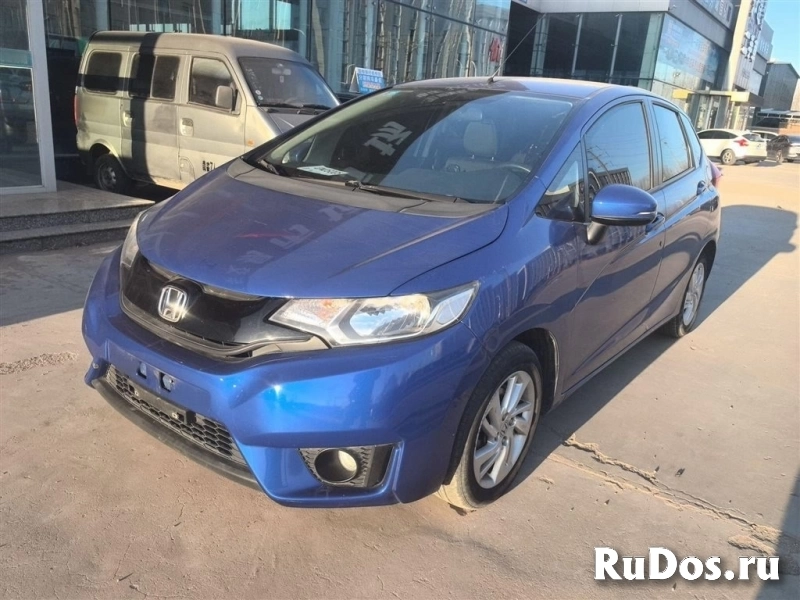 Хэтчбек Honda Fit кузов левый руль модификация 1.5L SE Fashion фотка