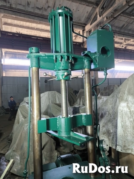 Пресс гидравлический двухстоечный продам Владивосток объявление Пресс гидравлический двухстоечный продам изображение 4