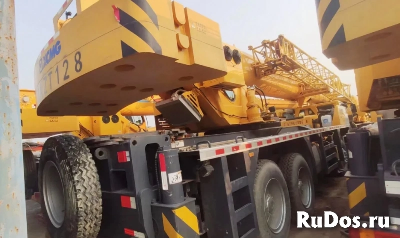 Официальный подержанный телескопический автокран XCMG QY55K5D изображение 3