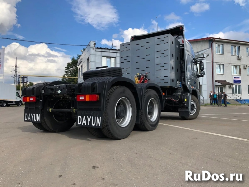 Седельный тягач DAYUN CGC4250, CNG, 6х4, Euro V, подвеска рессора изображение 3