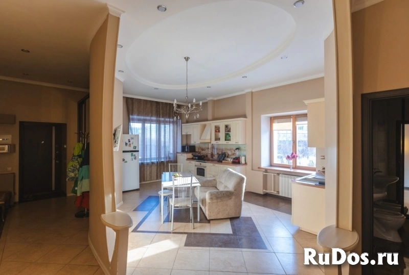 Коттедж 272 м² на участке 4 сот. изображение 9