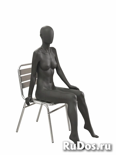 Манекен женский сидячий серый GREY 12F-03M фото