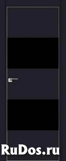 Двери ProfilDoors Серия Е модель 10Е Цвет:Чёрный матовый Остекление:Чёрный лак Тип:кромка матовый алюминий с 4х сторон фото