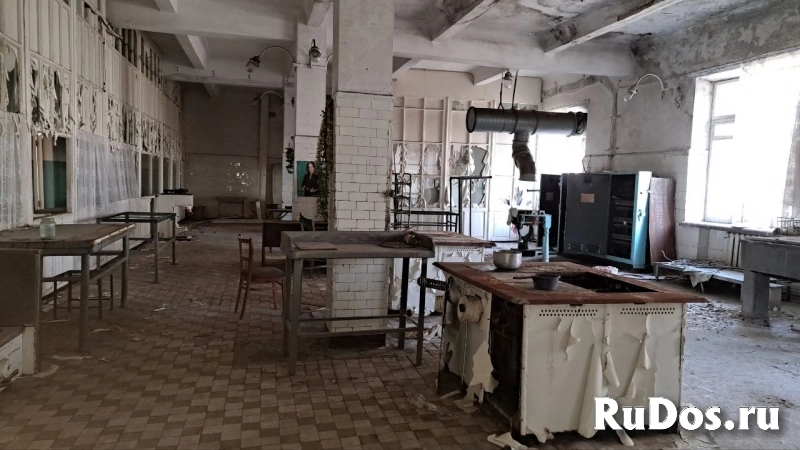 Здание дворца культуры 3750 м.кв.Зугрес фотка