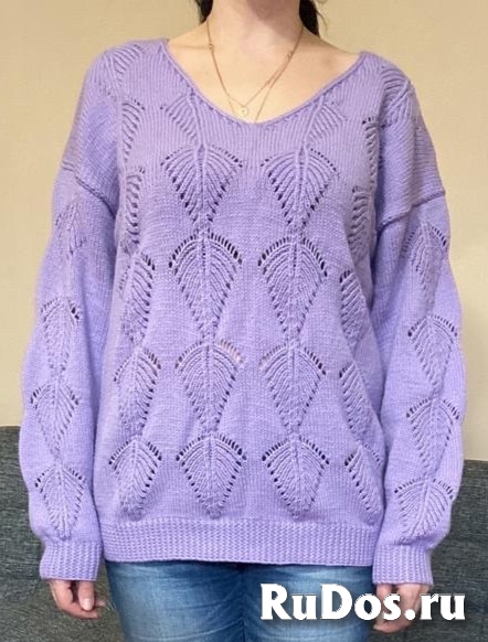 Популярный пуловер в стиле оверсайз тренд сезона фото