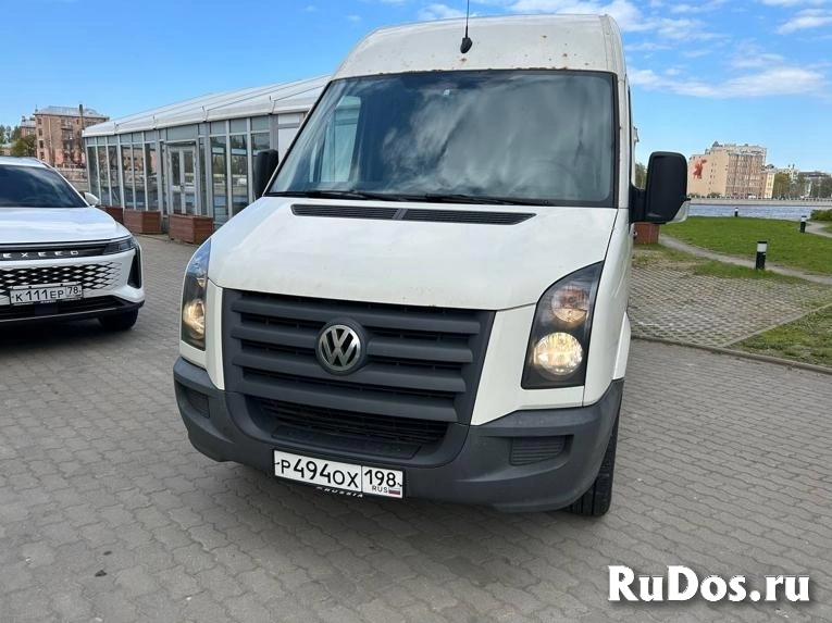 Автомобиль Volkswagen Crafter (2011 года выпуска) фото