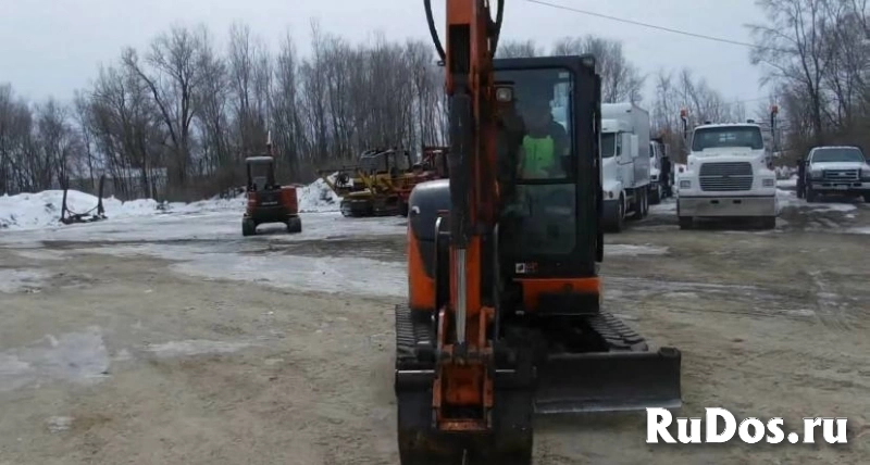 мини экскаватор Hitachi ZX35U-2 изображение 5