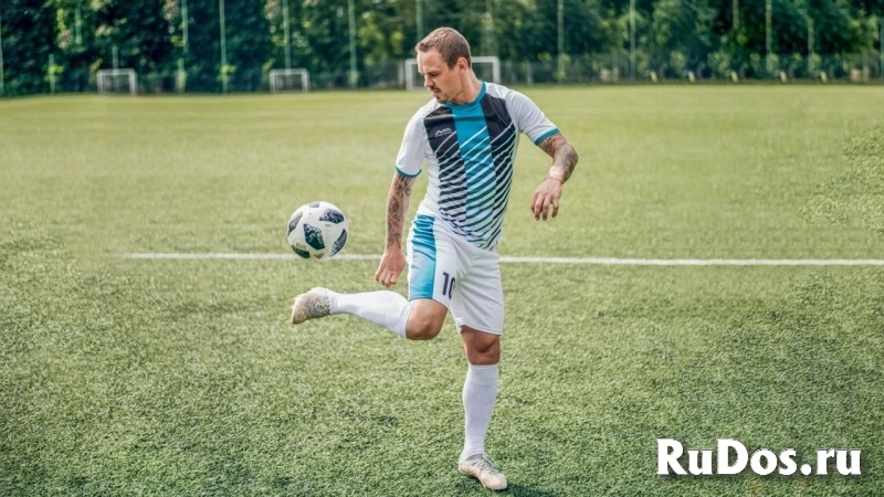 Пошив спортивной и корпоративной одежды, формы и мерча в Санкт-Петербурге фото