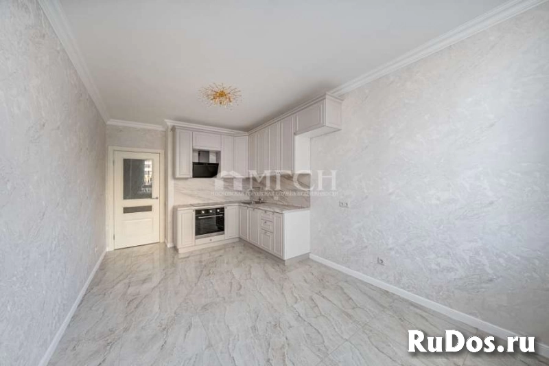 Продам 2 комнатную квартиру 61.4 м2 изображение 3