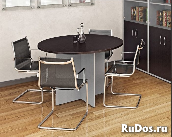 Мебель для переговорных, столы и стулья для переговорной комнаты фото