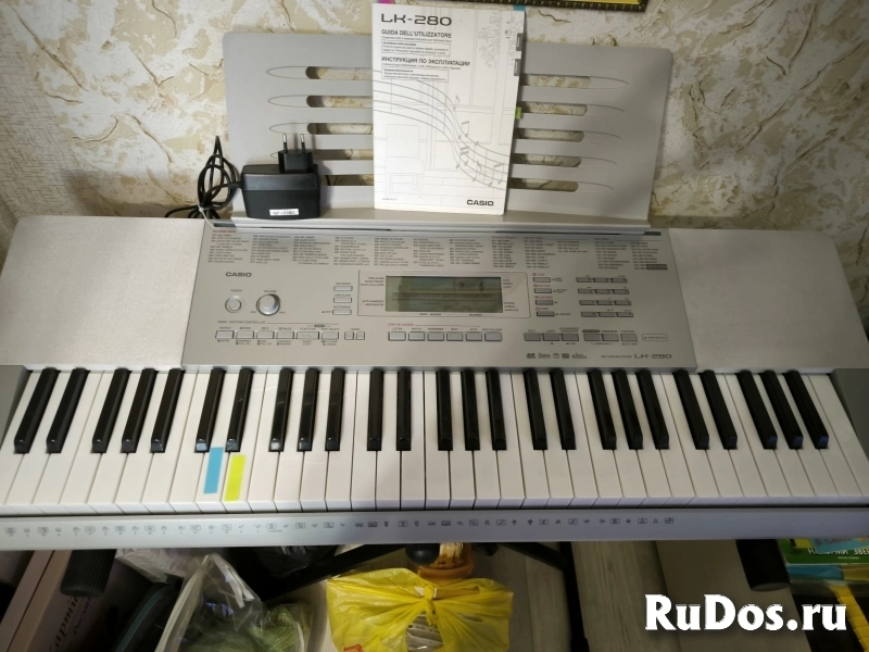 Продам синтезатор Casio Lk 280. фото