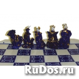 Фарфоровые шахматы Дамы и гусары фото
