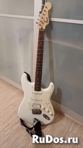 Гитара Fender Squier Bullet Strat HSS + периферия изображение 7