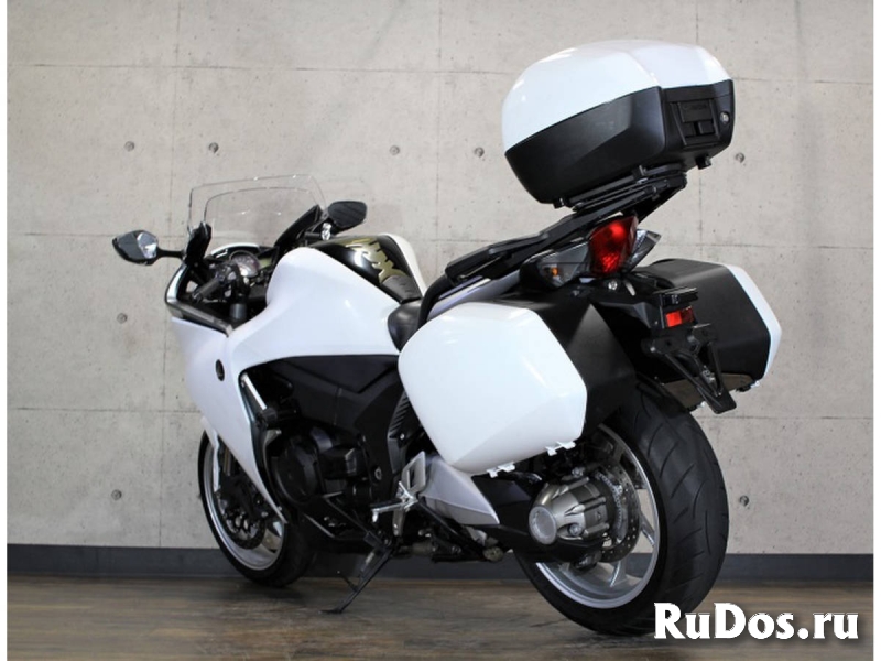 Мотоцикл Honda VFR1200F DCT рама SC63 модификация спорт-турист изображение 3
